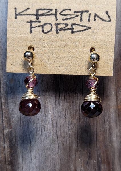 Garnet Onion Post Earrings ERD4118G