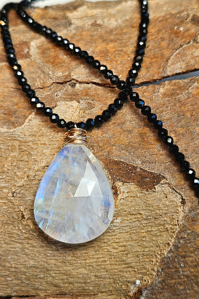 GF) Rainbow Moonstone & Black Spinel Necklace  NWH6726G
