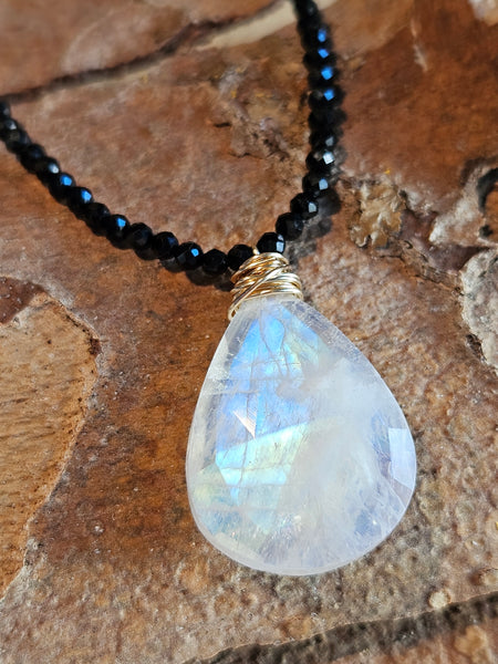 GF) Rainbow Moonstone & Black Spinel Necklace  NWH6726G