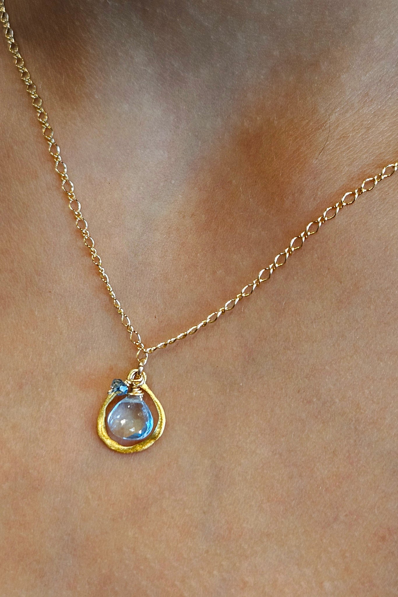 GF) Blue Topaz Necklace  NWH9025GBL