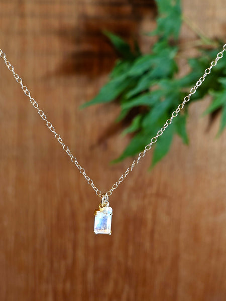GF) Rainbow Moonstone Necklace  NWH4125G