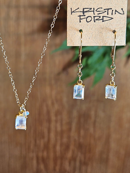 GF) Rainbow Moonstone Earrings  EWH4125G