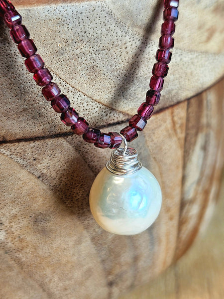 Pearl & Garnet Necklace  NWH1126