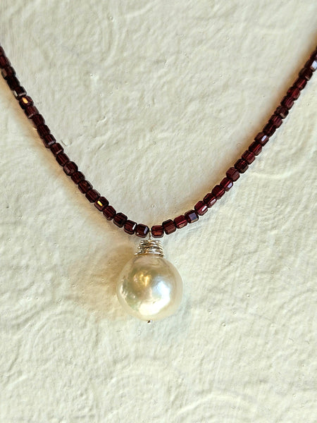 Pearl & Garnet Necklace  NWH1126