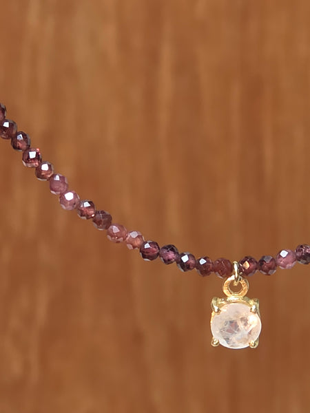 GF) Rainbow Moonstone & Garnet Necklace  NWH6626G